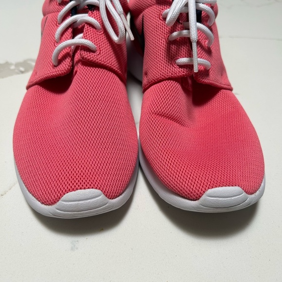 Nike Women's Athletic Shoes Size 8 - Picture 5 of 7